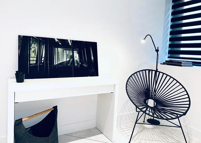 Stylish Central Superior Bedroom In Kolonaki