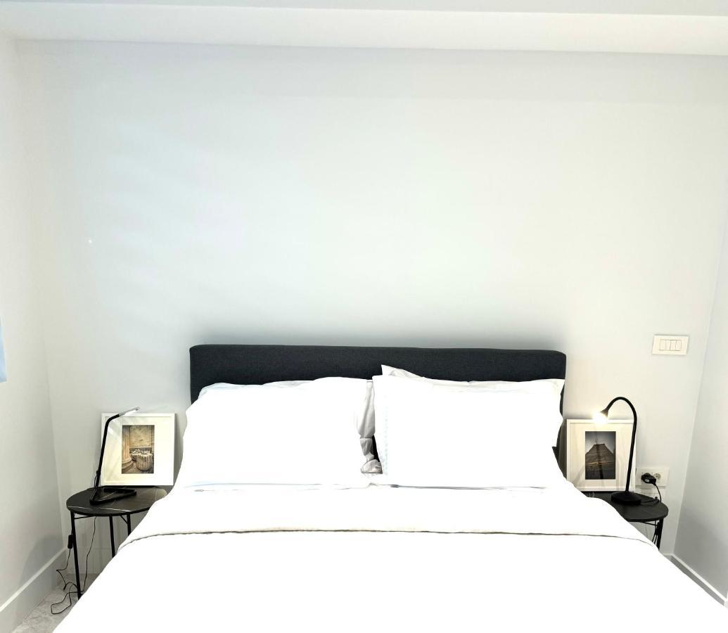 Stylish Superior Bedroom In Kolonaki Apartment *