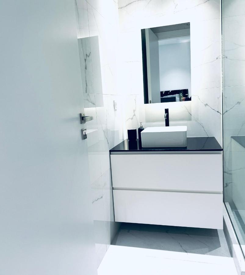 Stylish Superior Bedroom In Kolonaki Apartment *