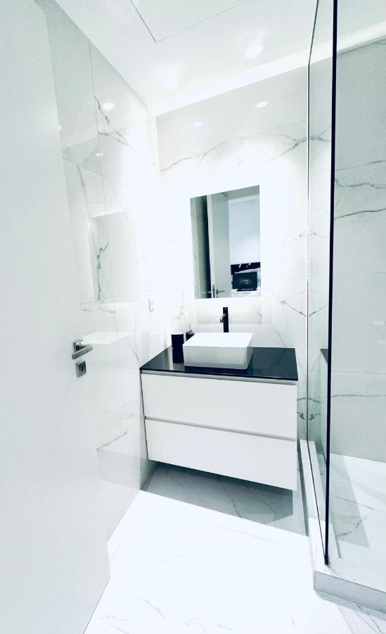 Stylish Superior Bedroom In Kolonaki Apartment *