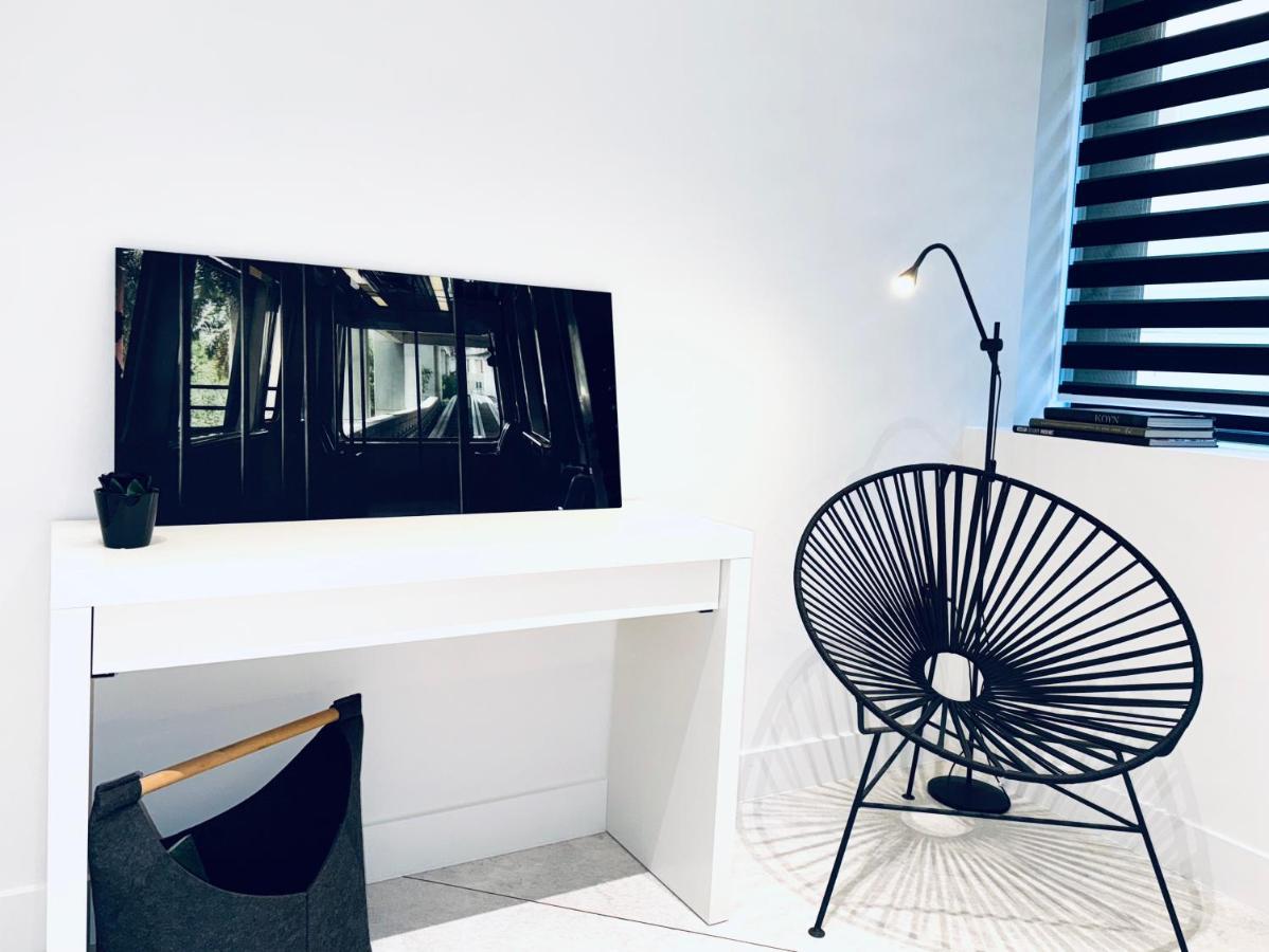 Апартаменты Stylish Superior Bedroom In Kolonaki
